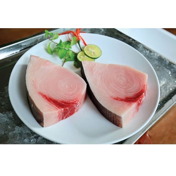 CÁ CỜ KIẾM STEAK ĐÔNG LẠNH CÒN DA