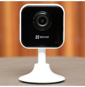 Camera IP 1080P Ezviz CS-C1HC (D0-1D2WFR) Trắng